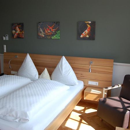 Hotel Der Loewen Hagnau Room photo